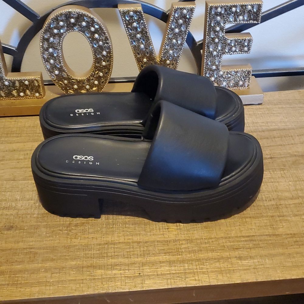 ASOS Women's Y2K Style Chunky Black Comfy Lug Sole Slip On Slide Sandals Sz 7/38 - Picture 3 of 10